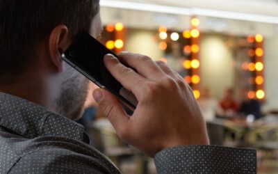 Cuando los delincuentes utilizan lenguaje en clave en sus conversaciones telefónicas y son interceptadas.