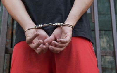 La agravante de abuso de superioridad y su concurrencia o no en el delito de robo con violencia o intimidación.