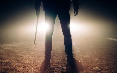 La menor entidad del robo con violencia e intimidación aunque se ejecuten con armas u otros medios peligrosos.