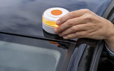 El lado oscuro de la digitalización vial: Balizas V16 y la estafa de la «Grúa Pirata».