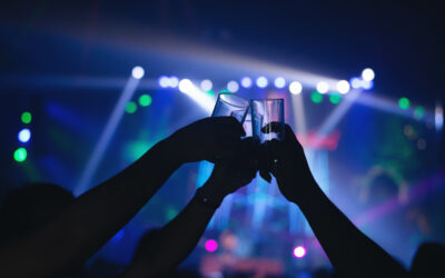 Una noche de fiesta que puede arruinarte la vida: lo que debes saber si hay una pelea con vasos o botellas